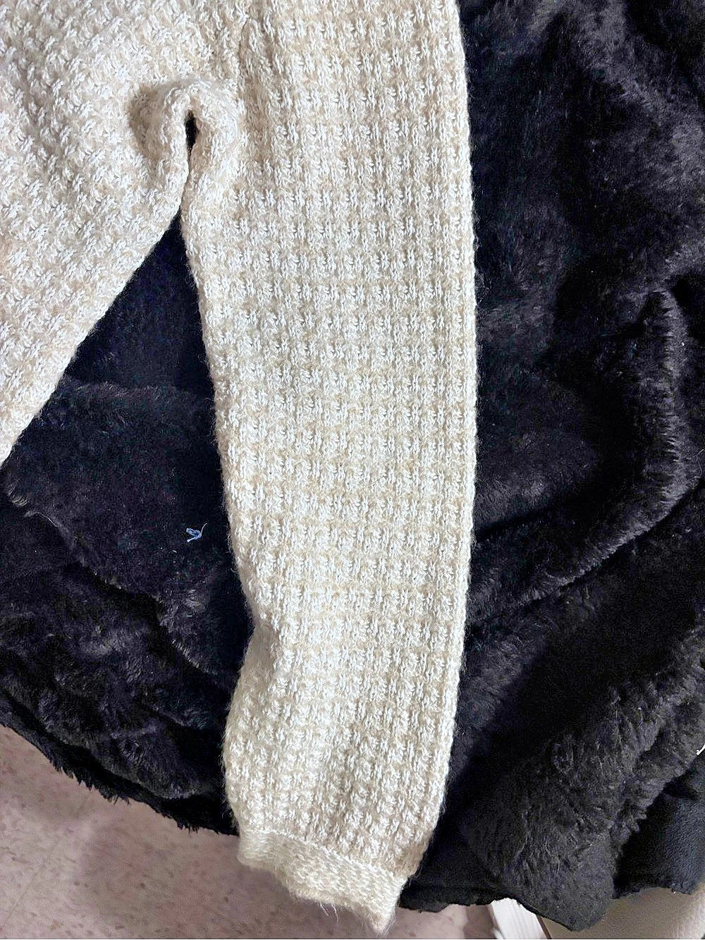 H&Medium Cream Cardigan Size Medium NWT - Picture 4 of 11